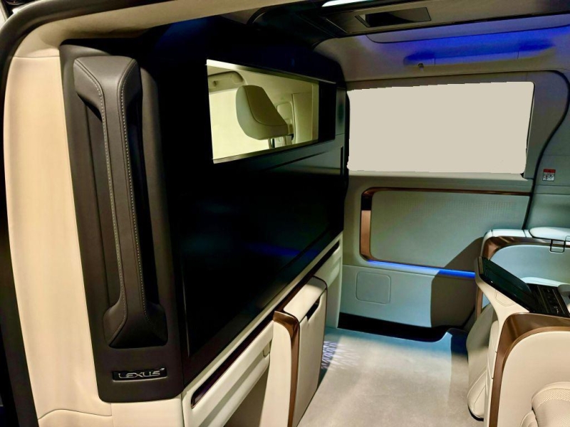 Купить Lexus LM 350h AWD гибрид 2025 id-6992 в Киеве, Фото №9