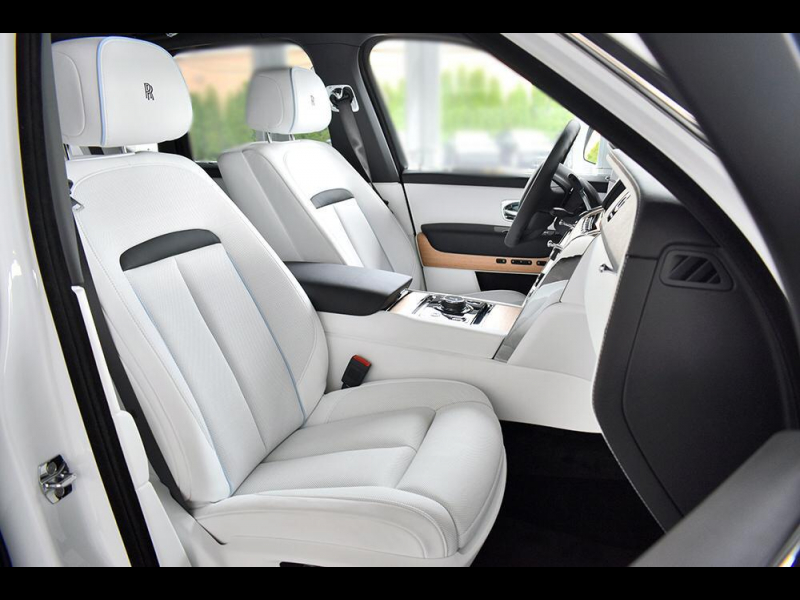 Rolls-Royce Cullinan бензин 2024 id-6903 Купить Rolls-Royce Cullinan бензин 2024 id-6903 в Киеве, Фото №6