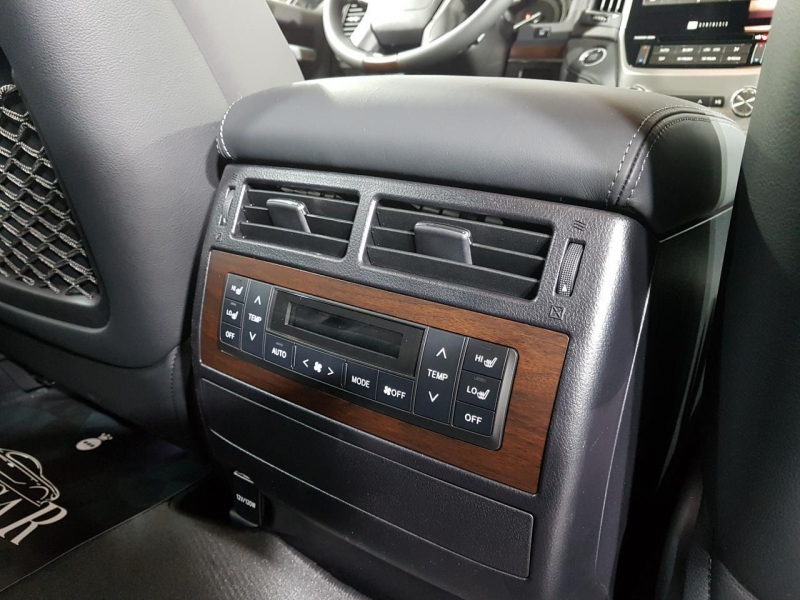 Toyota Land Cruiser 200 Special Edition дизель 2017 id-4853 Купить Toyota Land Cruiser 200 Special Edition дизель 2017 id-4853 в Киеве, Фото №24