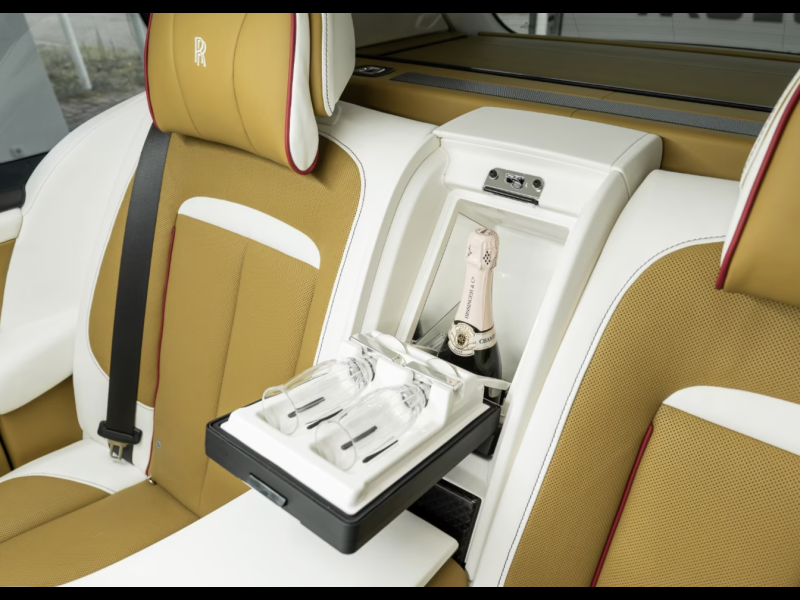 Rolls-Royce Cullinan Black Badge Series II бензин 2025 id-1005716 Купить Rolls-Royce Cullinan Black Badge Series II бензин 2025 id-1005716 в Киеве, Фото №6