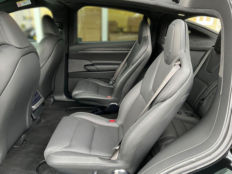 Tesla Model X Plaid электро 2023 id-1005713 Купить Tesla Model X Plaid электро 2023 id-1005713 в Киеве, Фото №7