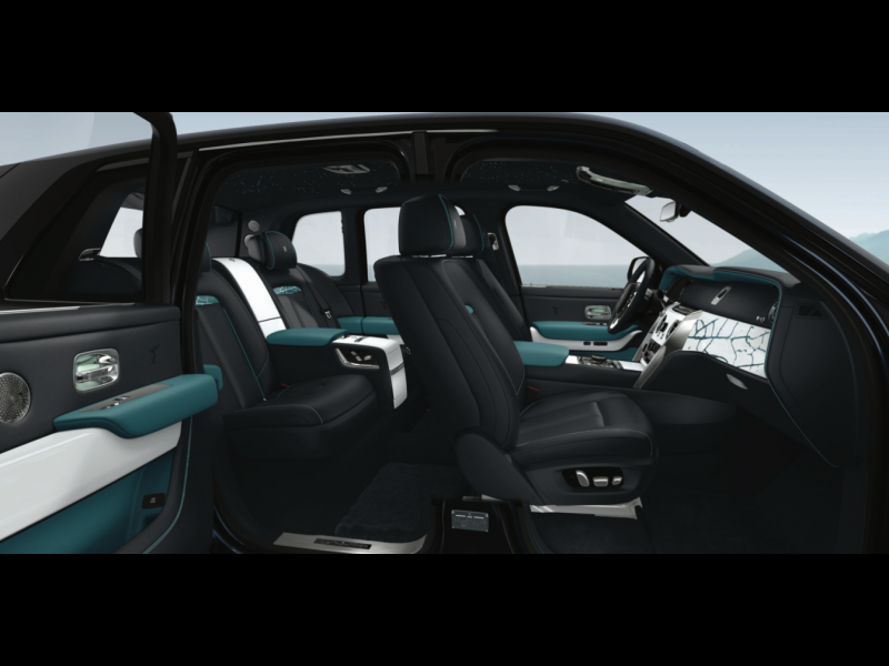 Купить Rolls-Royce Cullinan Frozen Lakes бензин 2024 id-1005734 в Киеве, Фото №2