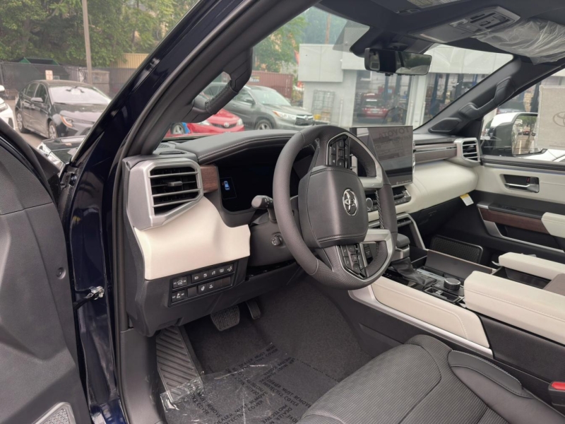 Купить Toyota Sequoia Capstone бензин 2025 id-1005752 в Киеве, Фото №5