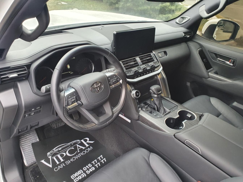 Купить Toyota Land Cruiser 300 Premium 70th дизель 2026 id-1005778 в Киеве, Фото №6