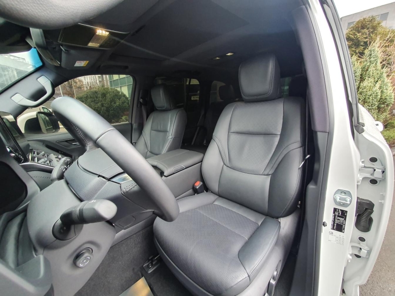 Купить Toyota Land Cruiser 300 Premium 70th бензин 2026 id-1005777 в Киеве, Фото №7