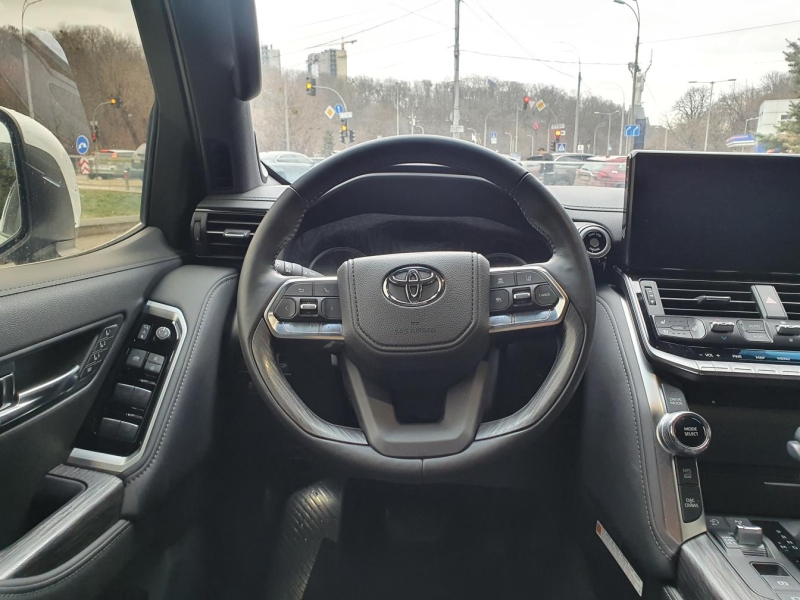 Купить Toyota Land Cruiser 300 Premium 70th бензин 2026 id-1005777 в Киеве, Фото №10