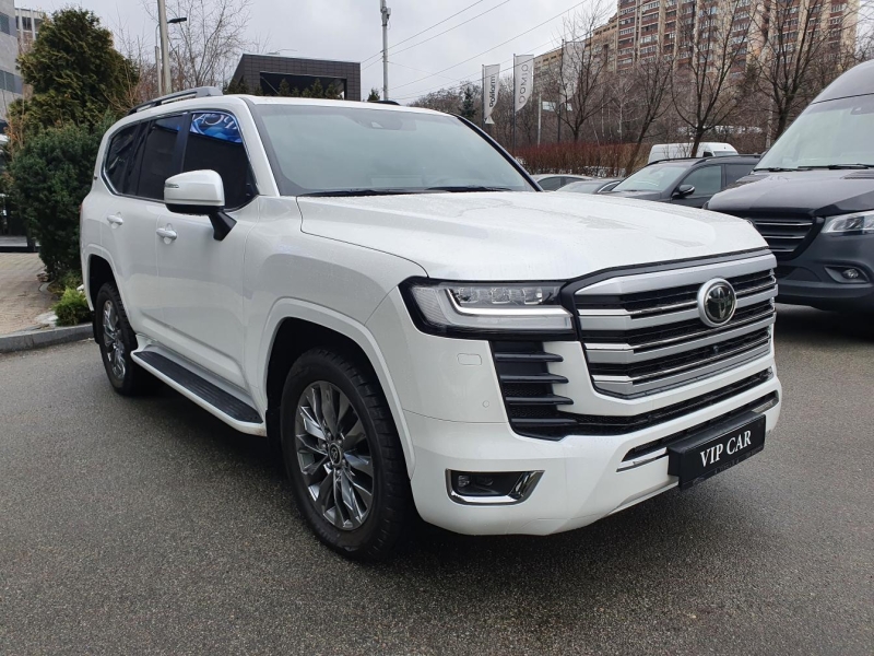 Купить Toyota Land Cruiser 300 Premium 70th бензин 2026 id-1005777 в Киеве, Фото №2