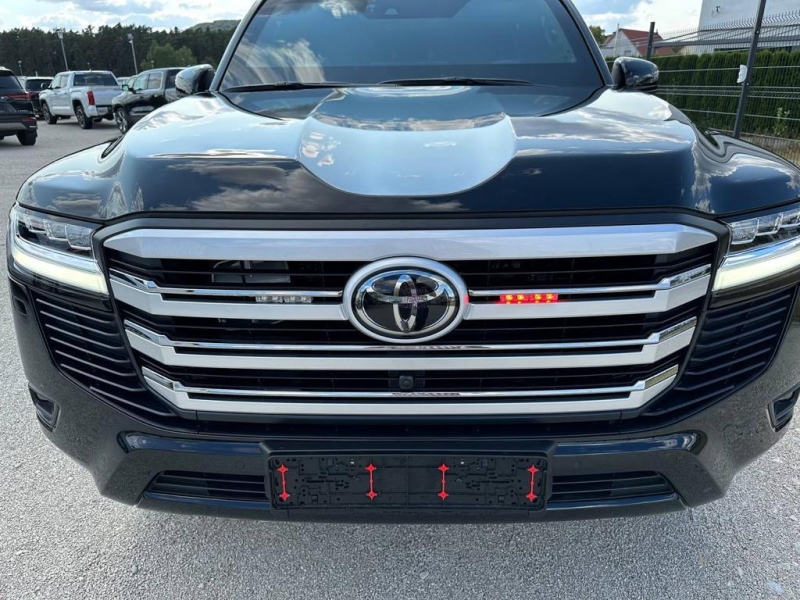 Купить Toyota Land Cruiser 300 Guard Inkas B6+ бензин 2025 id-1005790 в Киеве, Фото №2