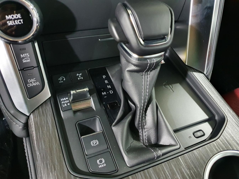 Купить Toyota Land Cruiser 300 Premium 70th бензин 2026 id-1005823 в Киеве, Фото №43