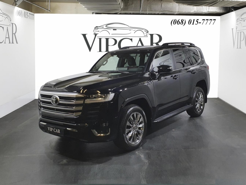 Toyota Land Cruiser 300 Premium 70th бензин 2026 id-1005823