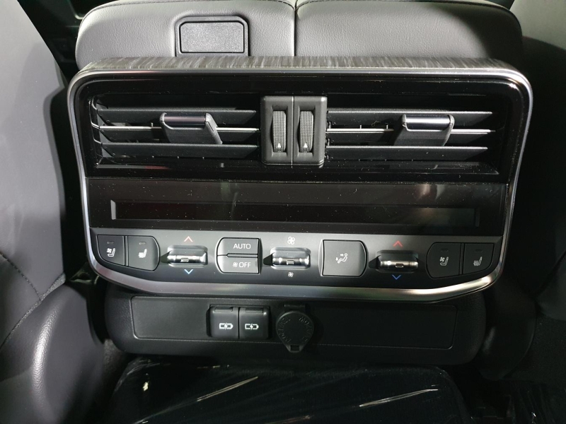 Купить Toyota Land Cruiser 300 Premium 70th дизель 2025 id-1005870 в Киеве, Фото №11