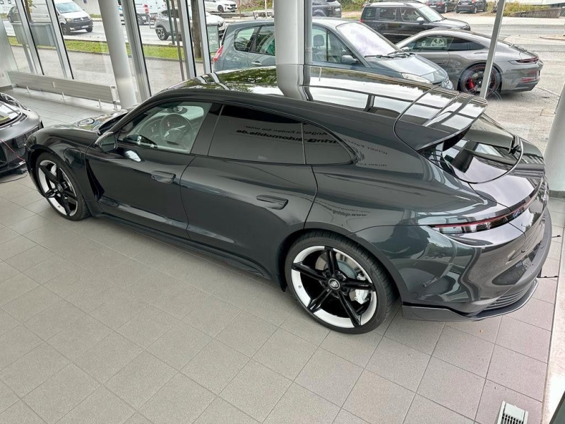 Porsche Taycan Turbo Cross Turismo электро 2026 id-1005896 Купить Porsche Taycan Turbo Cross Turismo электро 2026 id-1005896 в Киеве, Фото №4