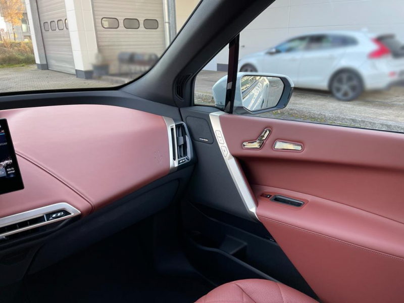 BMW iX 40 электро 2024 id-1005905 Купить BMW iX 40 электро 2024 id-1005905 в Киеве, Фото №24