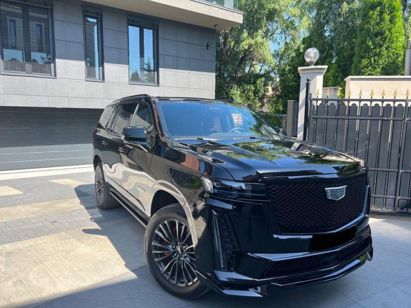 Cadillac Escalade V-Series бензин 2023 id-1005986