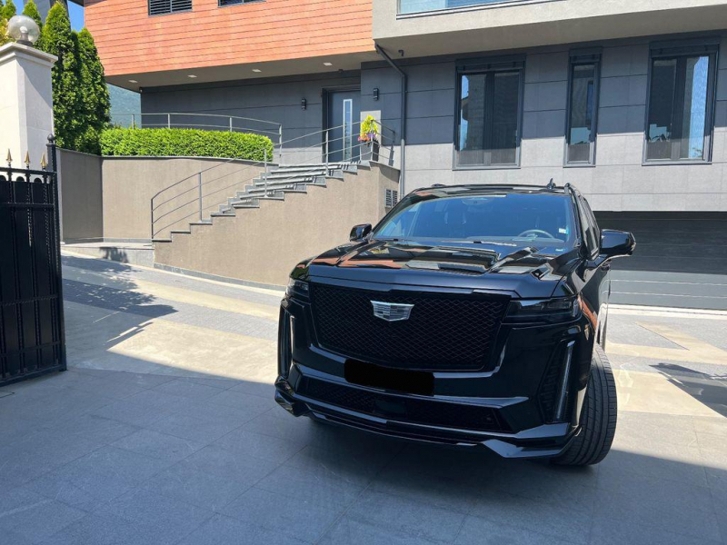 Cadillac Escalade V-Series бензин 2023 id-1005986 Купить Cadillac Escalade V-Series бензин 2023 id-1005986 в Киеве, Фото №3