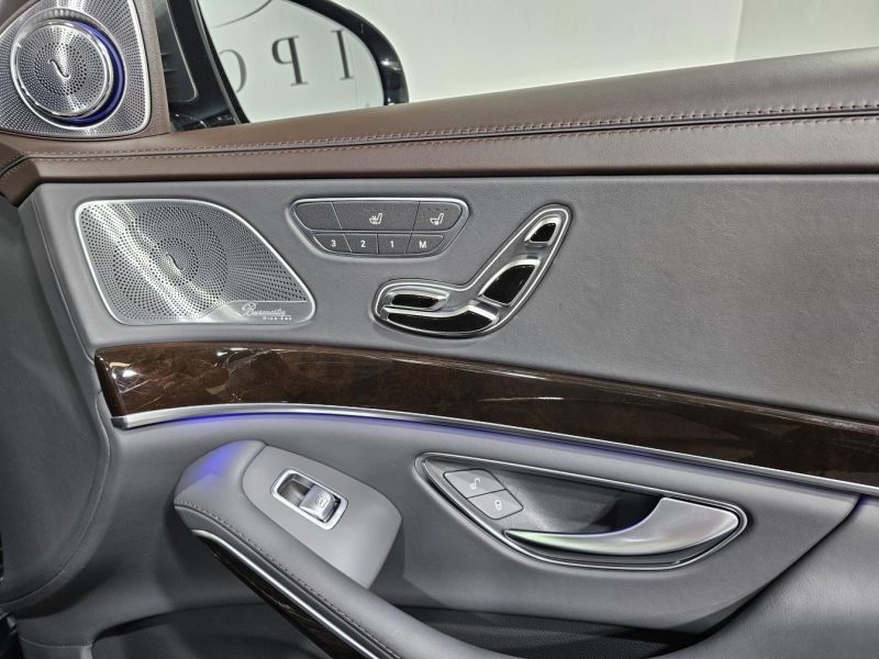 560 Mercedes-Maybach 4matic бензин 2019 id-1006048 Купить 560 Mercedes-Maybach 4matic бензин 2019 id-1006048 в Киеве, Фото №31