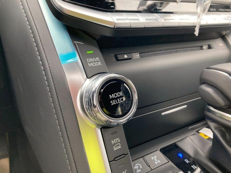 Toyota Land Cruiser 300 GR Sport бензин 2026 id-1006079 Купить Toyota Land Cruiser 300 GR Sport бензин 2026 id-1006079 в Киеве, Фото №9