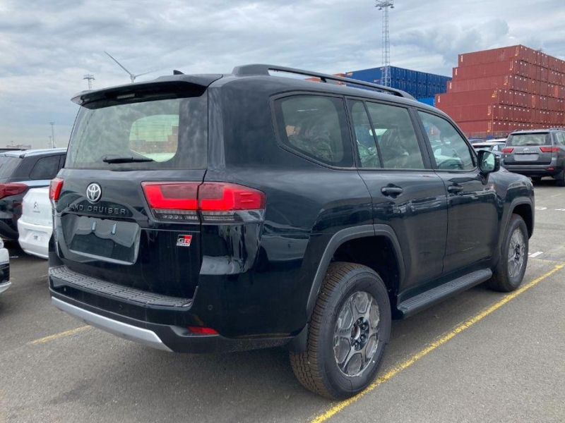 Купить Toyota Land Cruiser 300 GR Sport бензин 2026 id-1006079 в Киеве, Фото №2