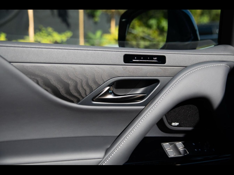 Lexus LX 700h гибрид 2025 id-1006115 Купить Lexus LX 700h гибрид 2025 id-1006115 в Киеве, Фото №17