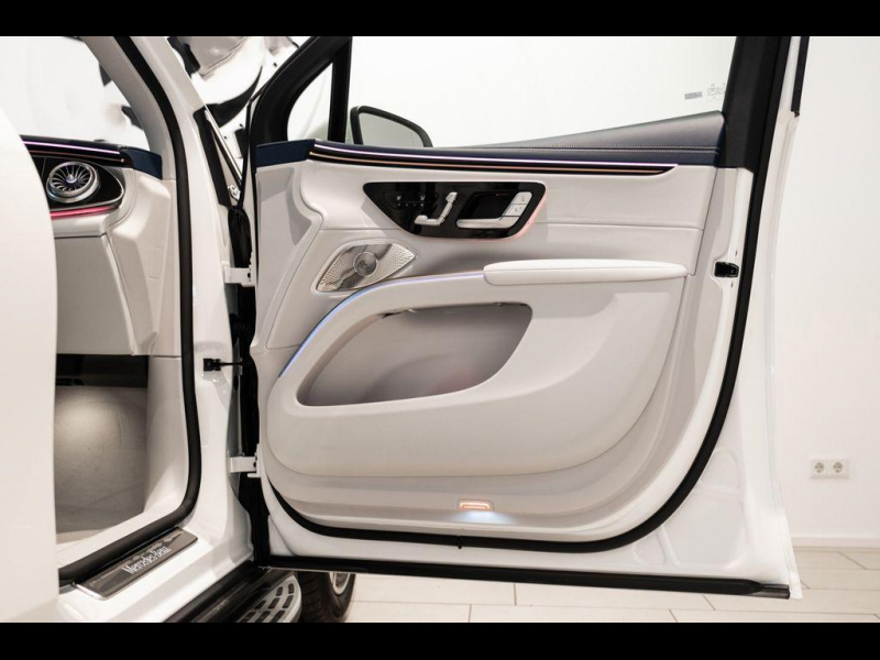 Mercedes-Benz EQS SUV 450+ электро 2023 id-1006125 Купить Mercedes-Benz EQS SUV 450+ электро 2023 id-1006125 в Киеве, Фото №17