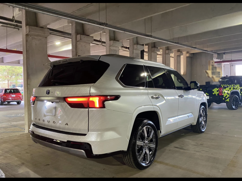 Купить Toyota Sequoia Capstone гибрид 2025 id-1006130 в Киеве, Фото №1