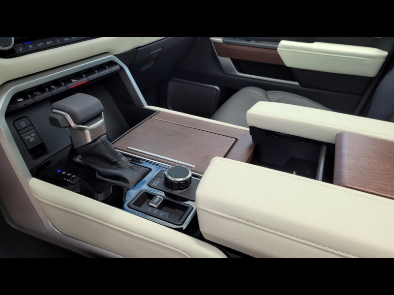 Купить Toyota Sequoia Capstone гибрид 2025 id-1006129 в Киеве, Фото №12