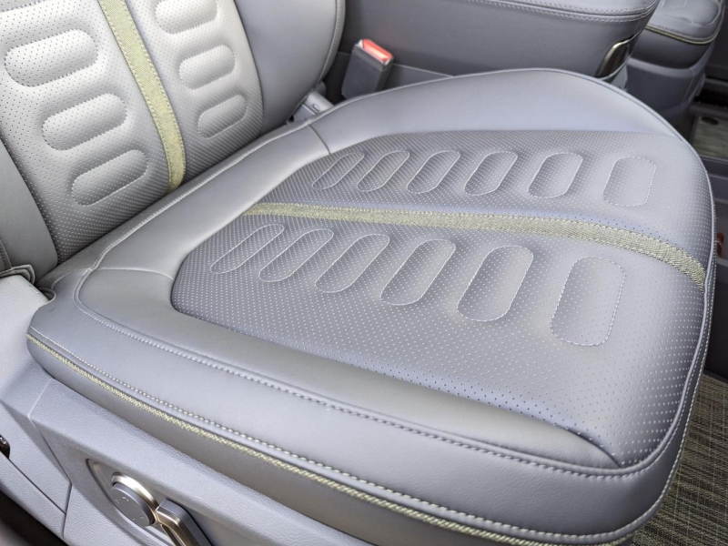 Купить Rivian R1T Launch Edition электро 2025 id-1006213 в Киеве, Фото №20