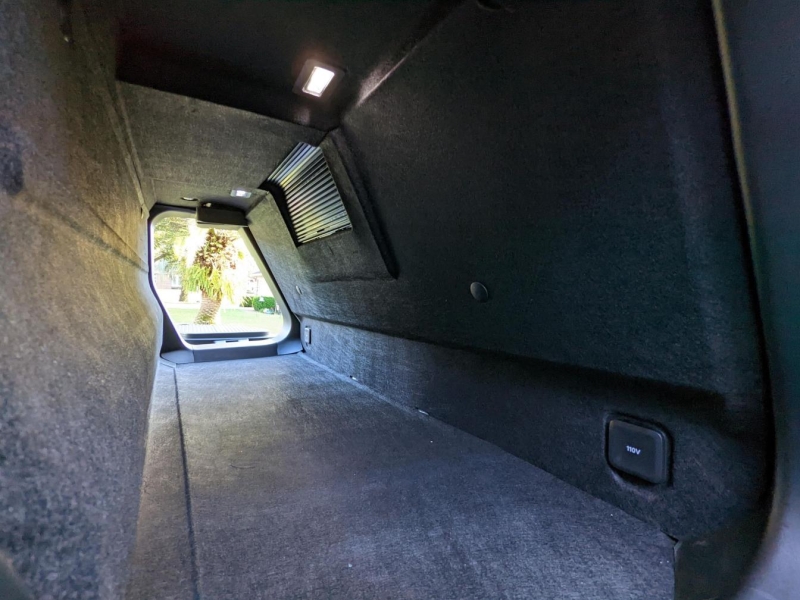 Купить Rivian R1T Launch Edition электро 2025 id-1006213 в Киеве, Фото №24