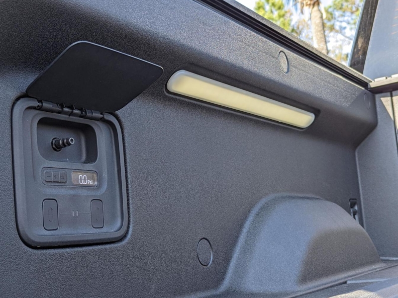 Купить Rivian R1T Launch Edition электро 2025 id-1006213 в Киеве, Фото №30