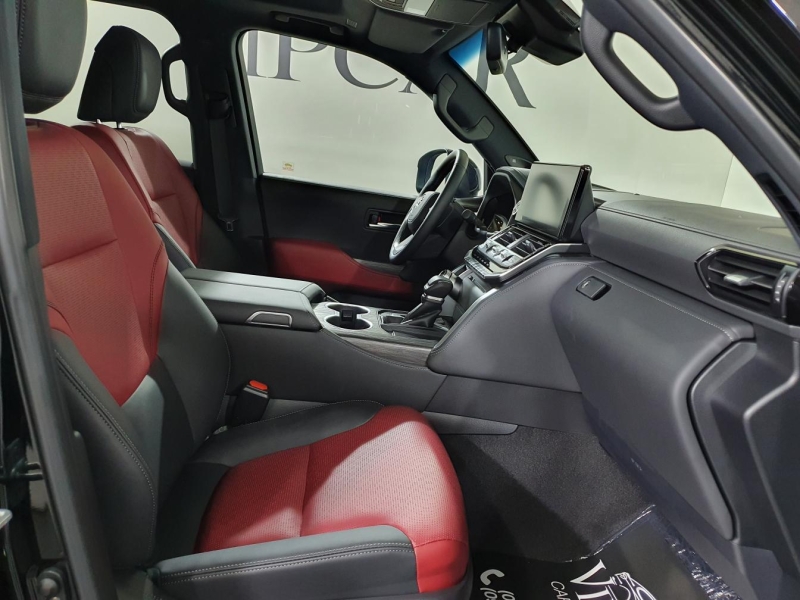 Купить Toyota Land Cruiser 300 Premium 70th бензин 2026 id-1006224 в Киеве, Фото №17
