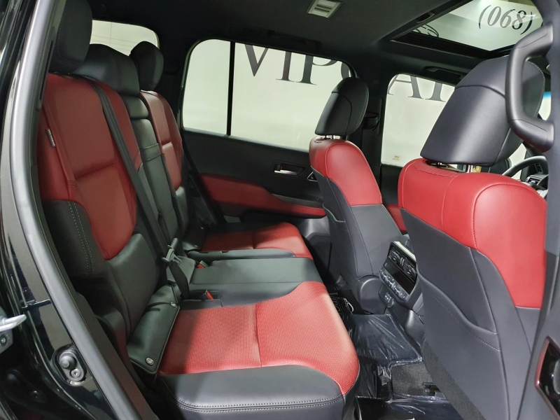 Купить Toyota Land Cruiser 300 Premium 70th бензин 2026 id-1006224 в Киеве, Фото №8