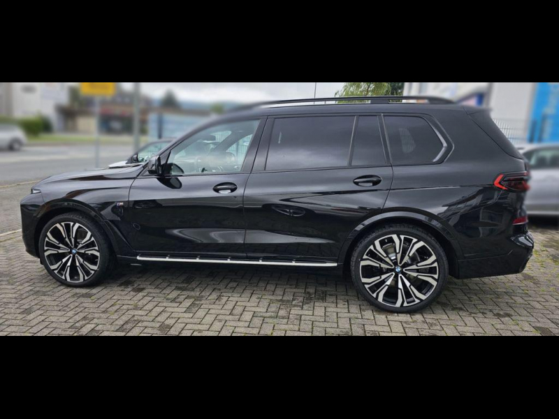 BMW X7 M60i бензин 2024 id-1006226 Купить BMW X7 M60i бензин 2024 id-1006226 в Киеве, Фото №1