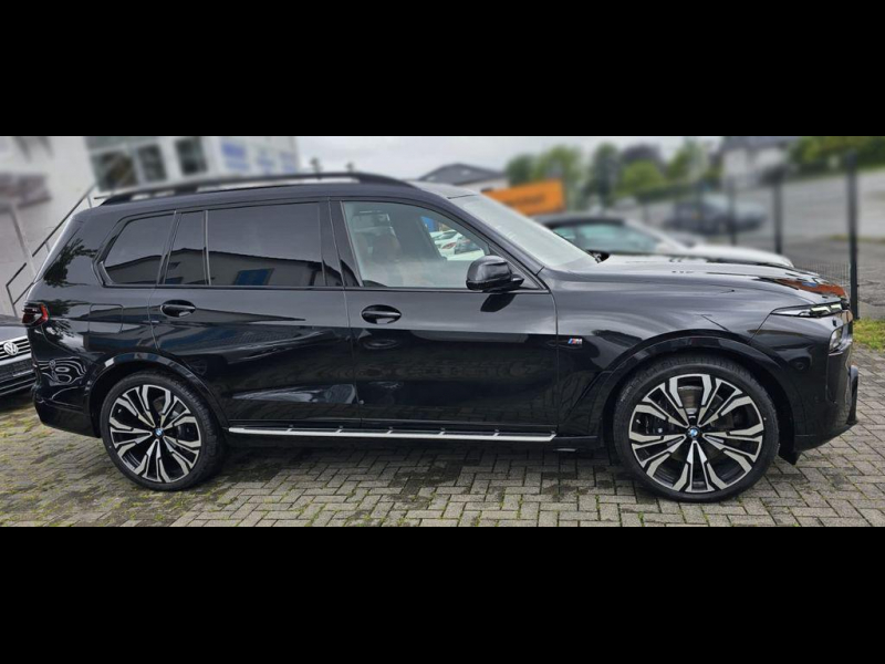 BMW X7 M60i бензин 2024 id-1006226 Купить BMW X7 M60i бензин 2024 id-1006226 в Киеве, Фото №2