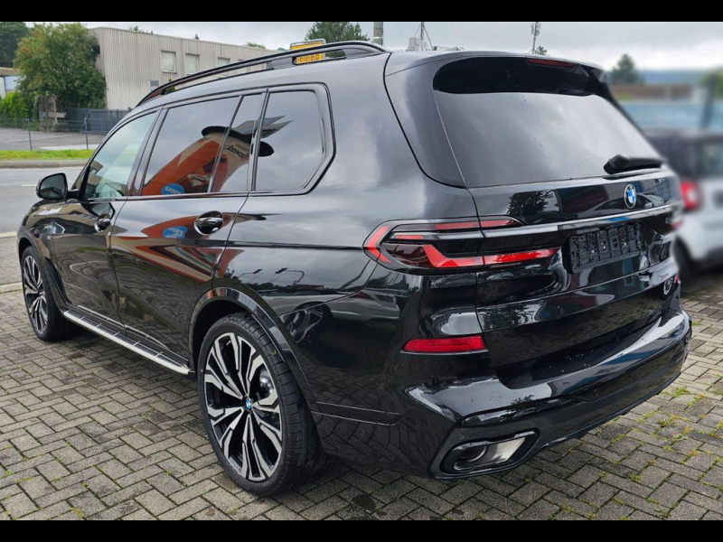 BMW X7 M60i бензин 2024 id-1006226 Купить BMW X7 M60i бензин 2024 id-1006226 в Киеве, Фото №3