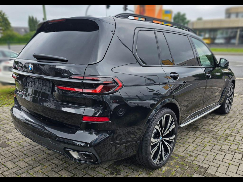 BMW X7 M60i бензин 2024 id-1006226 Купить BMW X7 M60i бензин 2024 id-1006226 в Киеве, Фото №4