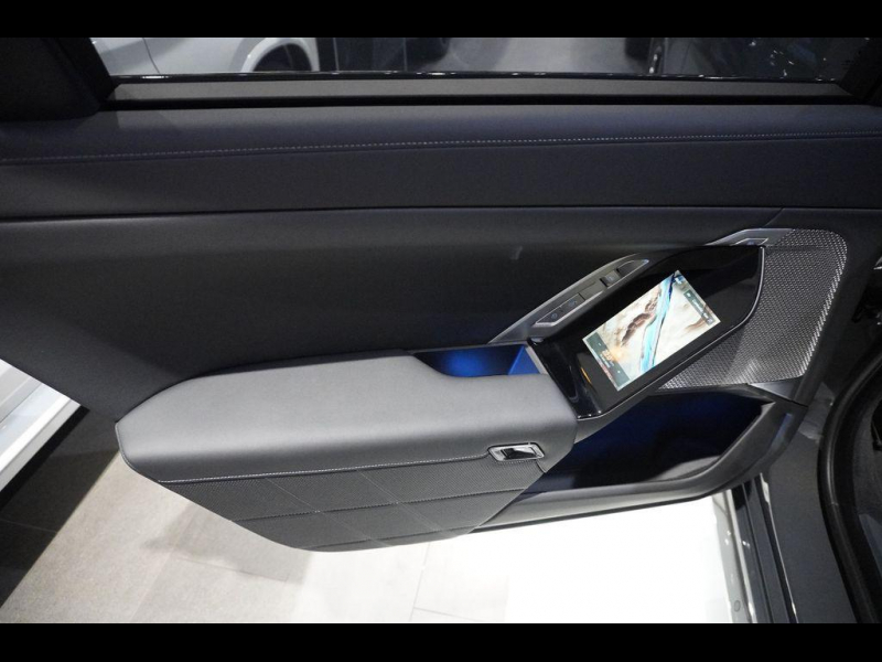 BMW i7 xDrive60 электро 2024 id-1006231 Купить BMW i7 xDrive60 электро 2024 id-1006231 в Киеве, Фото №11