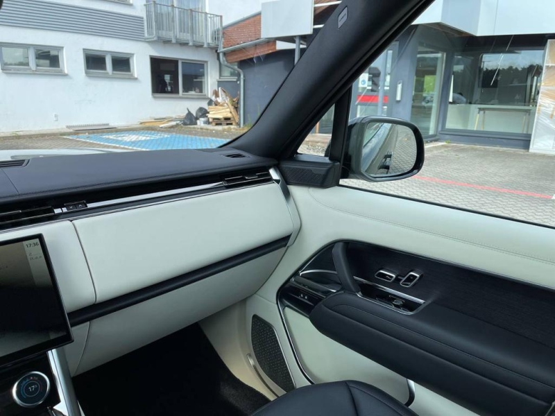 Купить Land-Rover Range-Rover Autobiography Long бензин 2025 id-1006281 в Киеве, Фото №9