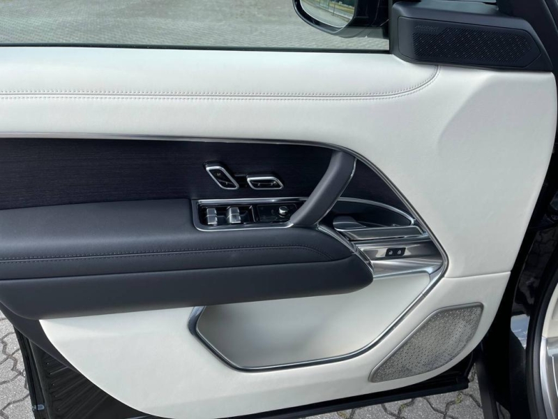 Купить Land-Rover Range-Rover Autobiography Long бензин 2025 id-1006281 в Киеве, Фото №10