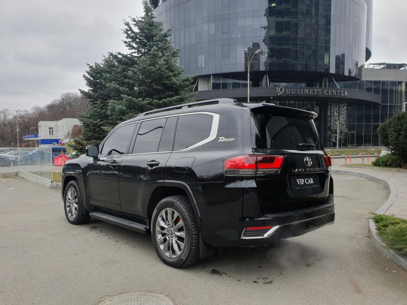 Toyota Land Cruiser 300 Premium 70th GUARD B6+ бензин 2021 id-1006284 Купить Toyota Land Cruiser 300 Premium 70th GUARD B6+ бензин 2021 id-1006284 в Киеве, Фото №4