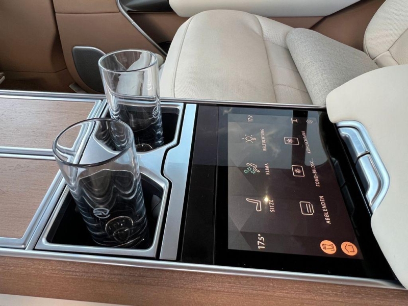 Купить Land-Rover Range-Rover SVAutobiography Long бензин 2025 id-1006325 в Киеве, Фото №12