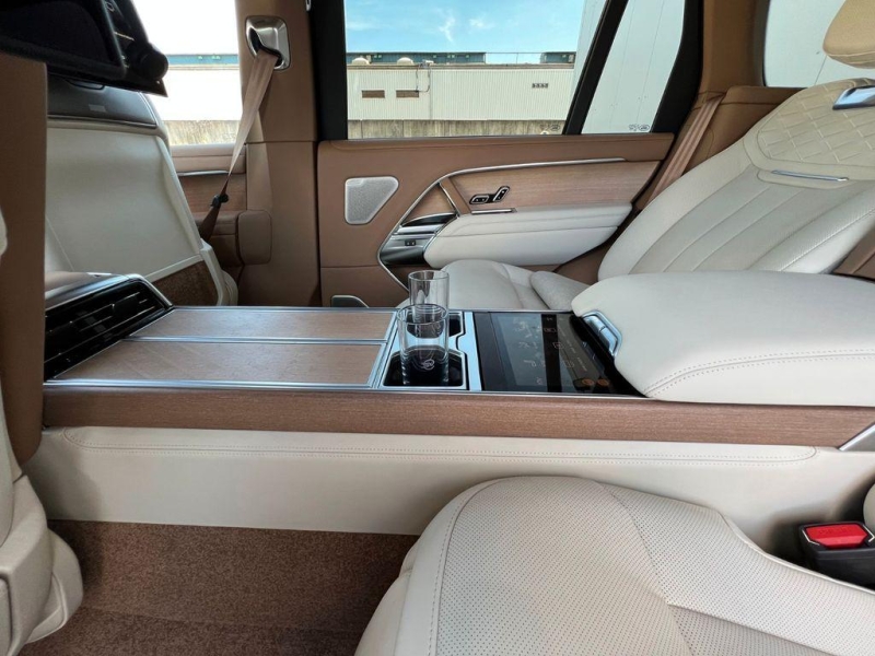 Купить Land-Rover Range-Rover SVAutobiography Long бензин 2026 id-1006325 в Киеве, Фото №18