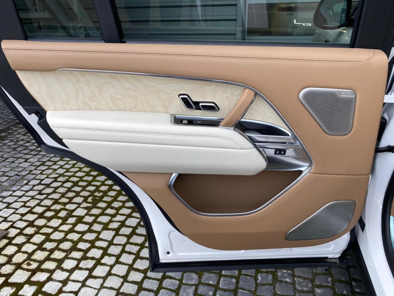 Land-Rover Range-Rover SVAutobiography Long бензин 2025 id-1006326 Купить Land-Rover Range-Rover SVAutobiography Long бензин 2025 id-1006326 в Киеве, Фото №7