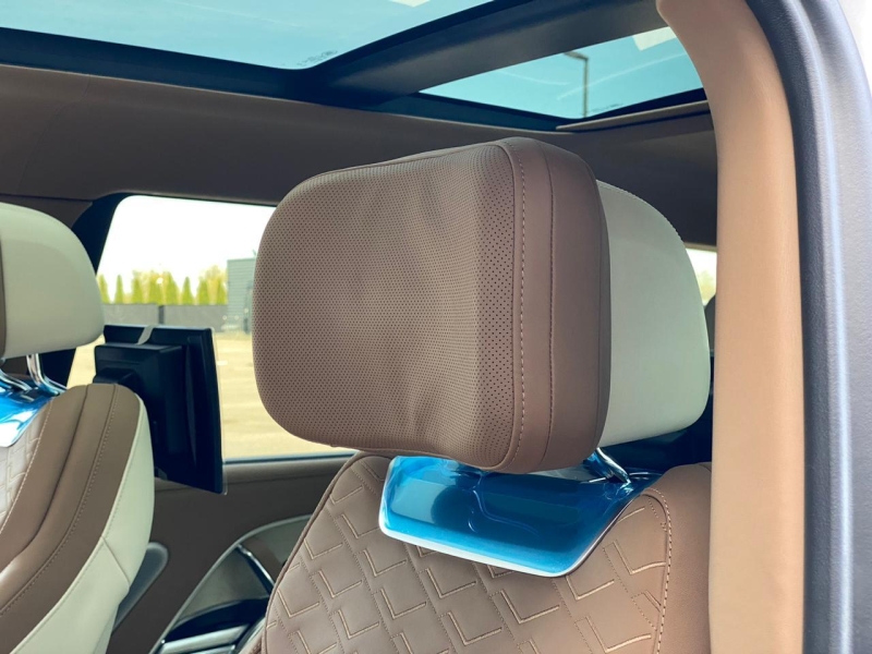 Купить Land-Rover Range-Rover SVAutobiography Long бензин 2025 id-1006326 в Киеве, Фото №8