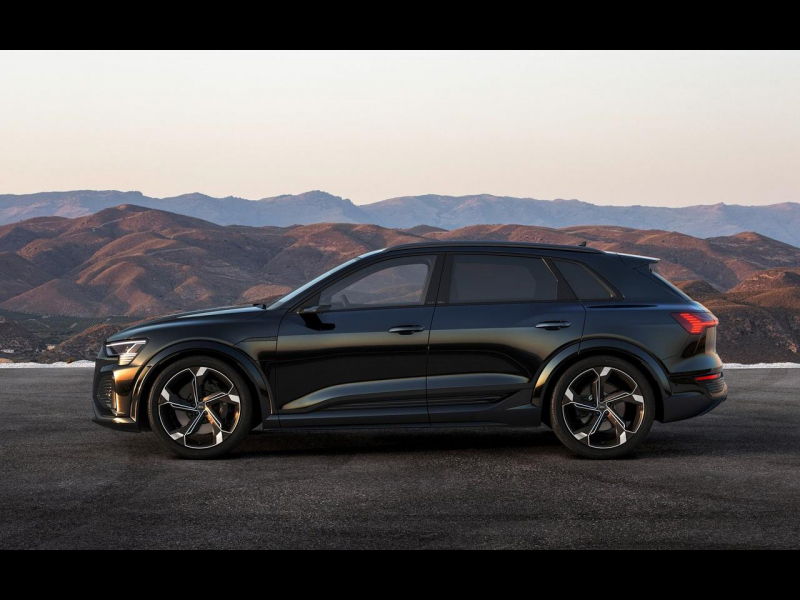 Audi SQ8 e-tron quattro электро 2024 id-1006328 Купить Audi SQ8 e-tron quattro электро 2024 id-1006328 в Киеве, Фото №3