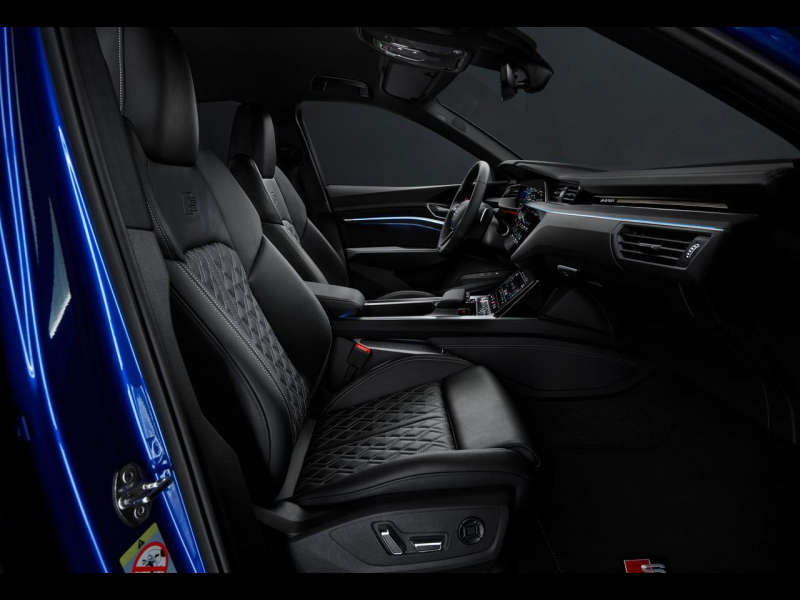 Audi SQ8 Sportback e-tron quattro электро 2024 id-1006327 Купить Audi SQ8 Sportback e-tron quattro электро 2024 id-1006327 в Киеве, Фото №8