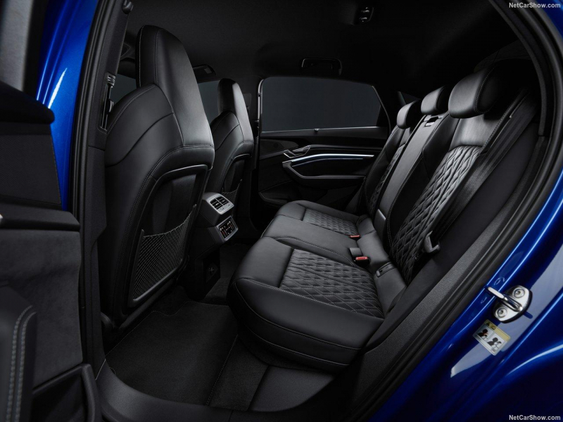 Audi SQ8 Sportback e-tron quattro электро 2024 id-1006327 Купить Audi SQ8 Sportback e-tron quattro электро 2024 id-1006327 в Киеве, Фото №9