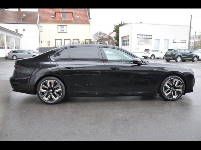 BMW i7 xDrive60 электро 2024 id-1006343 Купить BMW i7 xDrive60 электро 2024 id-1006343 в Киеве, Фото №2