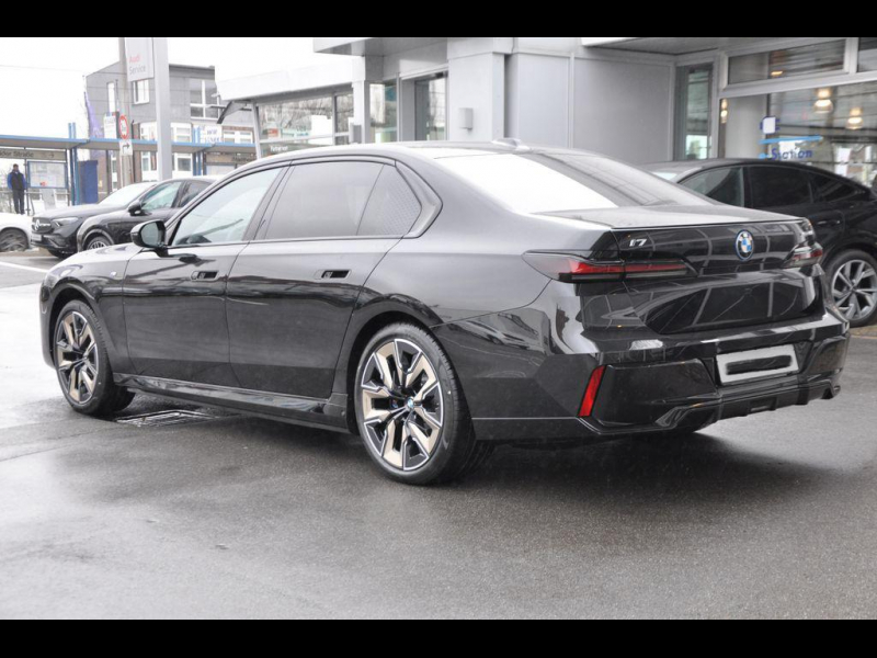 BMW i7 xDrive60 электро 2024 id-1006343 Купить BMW i7 xDrive60 электро 2024 id-1006343 в Киеве, Фото №4