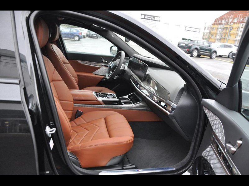 BMW i7 xDrive60 электро 2024 id-1006343 Купить BMW i7 xDrive60 электро 2024 id-1006343 в Киеве, Фото №13