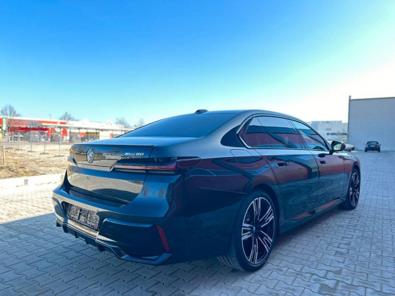 BMW i7 xDrive60 электро 2024 id-1006342 Купить BMW i7 xDrive60 электро 2024 id-1006342 в Киеве, Фото №4